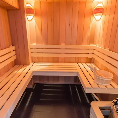 펜션 Spacious Holiday With Sauna In